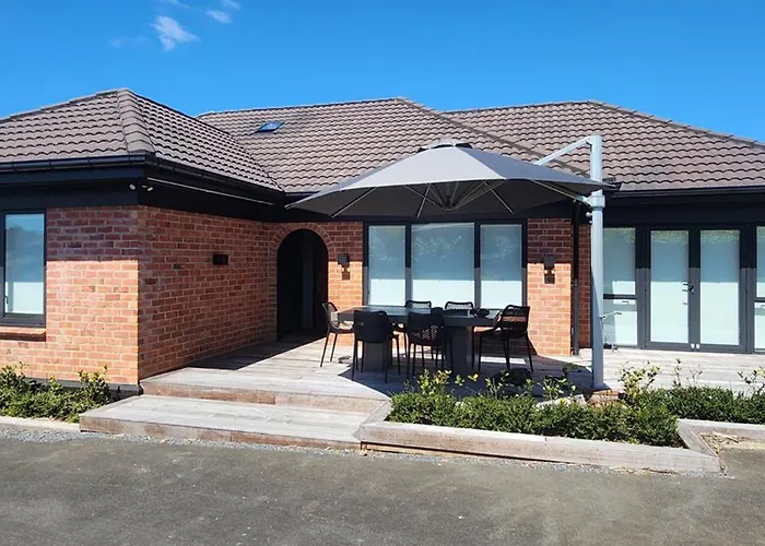 Piwakawaka Lodge Kerikeri - Incredible Waterfront Views