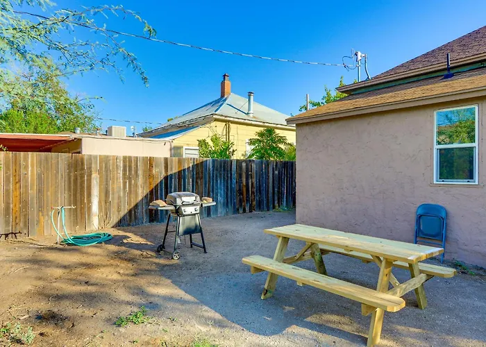 Walkable Location, Fenced Yard: Wickenburg Home!