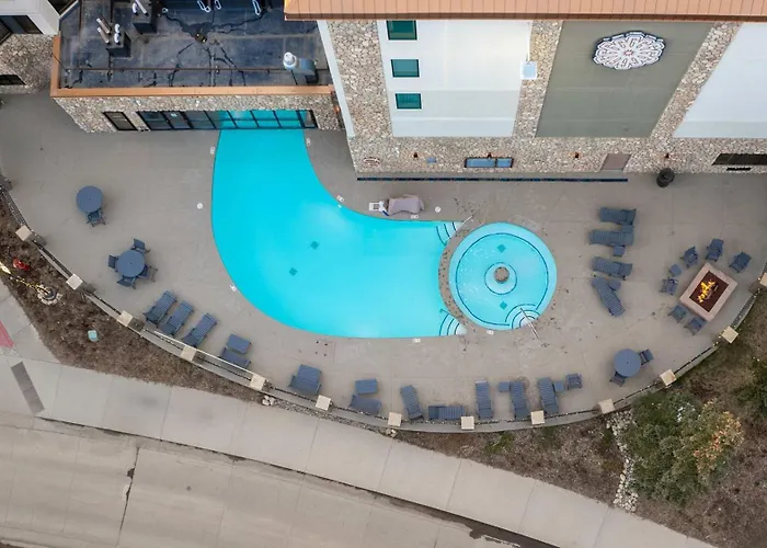 Grand Lodge Studio Pool Hot Tub Pets Skiing