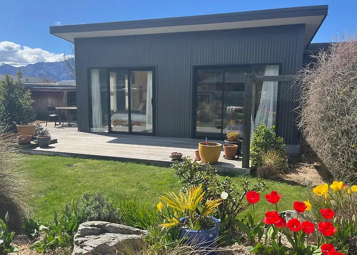 Lake Hawea Little Maude Snug