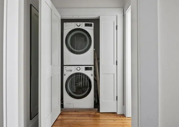 Luxurious West End Historic Townhome - The Cushman