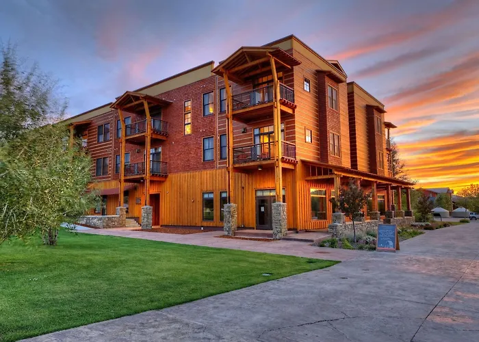 The Lodge At Bronze Buffalo Ranch