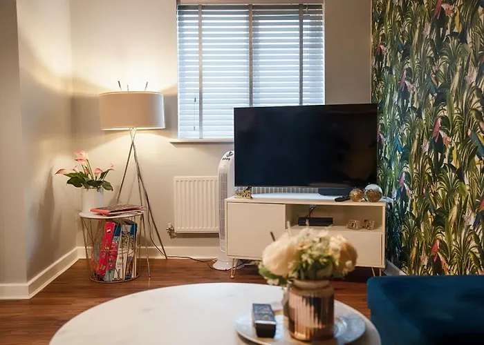 Norwich, Lavender House, 3 Bedroom House, Private Parking And Garden