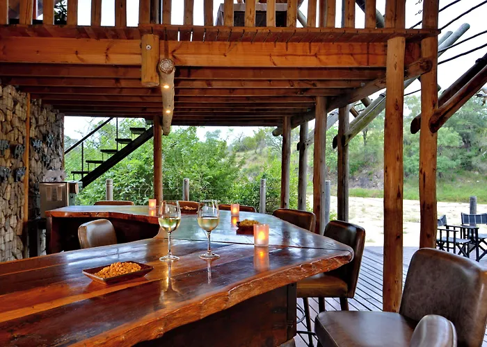 Rhino Post Safari Lodge