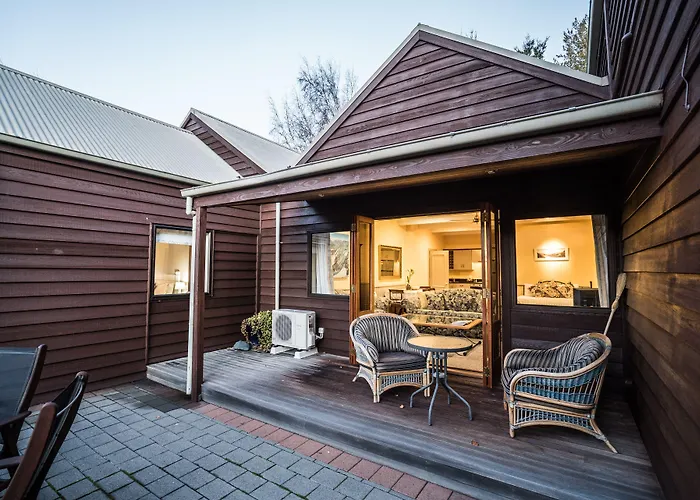 Manata Homestead & Lodge