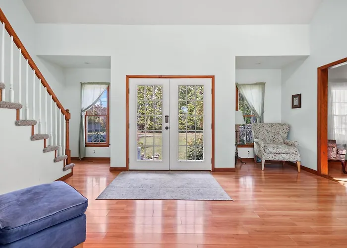 Island Estate - Pet Friendly, Private Pool & Dock!