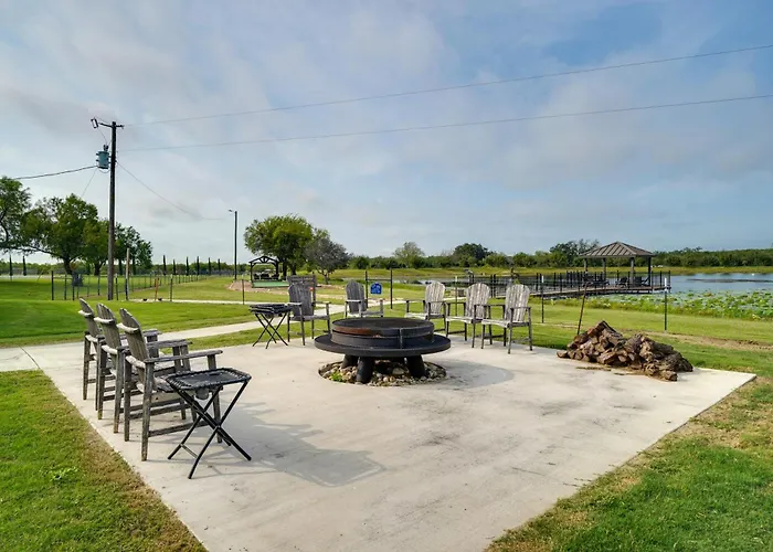 Lakefront Texas Home On Legacy Ranch