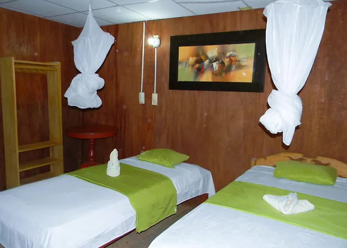 Jacamar Lodge Expeditions