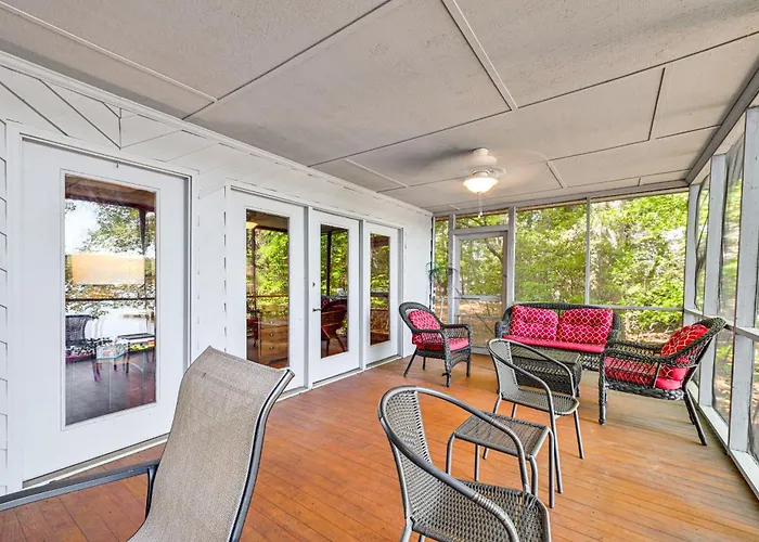 Private Dock & Beach! Lake Norman Cottage Hideaway