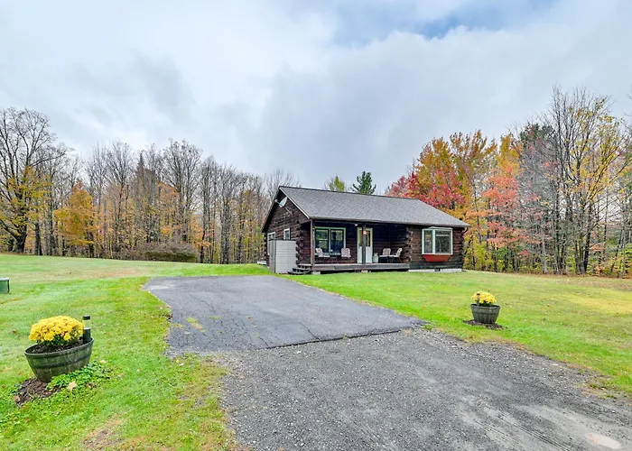 High Peak Heaven: Cozy Log Cabin On 1 Acre!