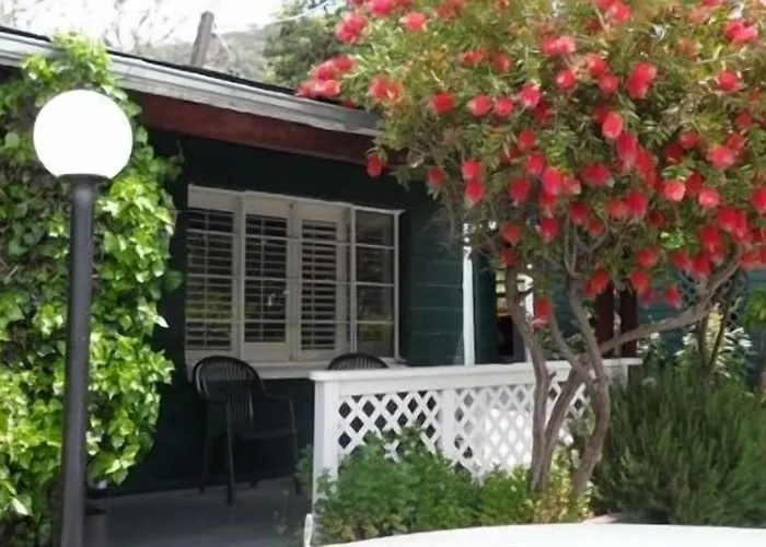 The Gateway Restaurant & Lodge