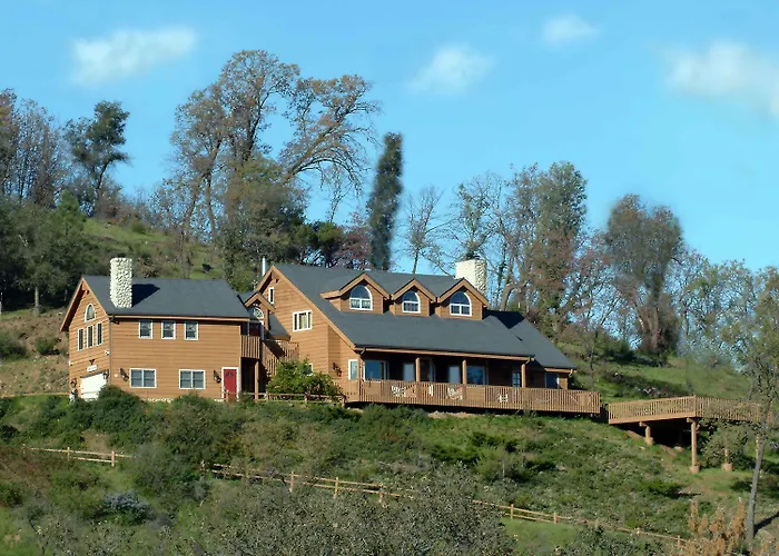 Tucker Peak Lodge