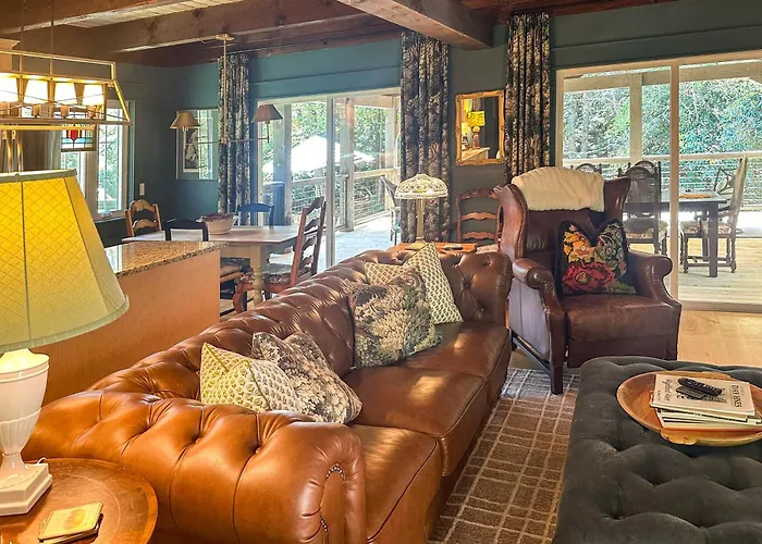 Enchanting Highlands Cottage W/ Pond & Waterfall