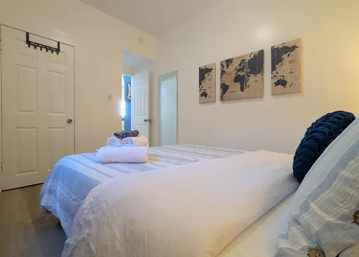 Modern Cottage Near Many Conveniences