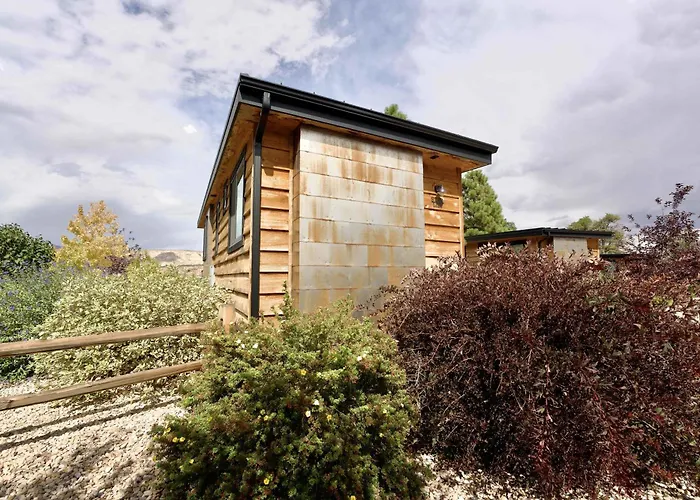Escalante Escapes Star Lily- Bunk Escape