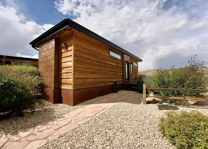 Escalante Escapes Moon Lily- Bunk Escape