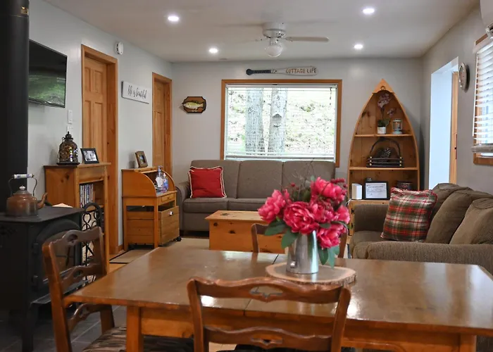 Muskoka Manor Str-2026-183