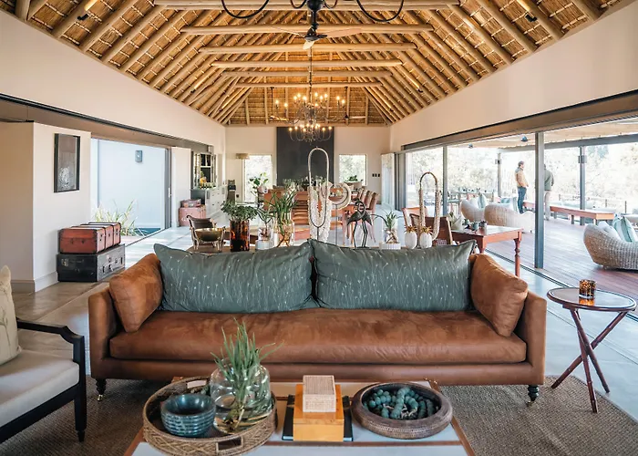 Thornybush Simbambili Lodge