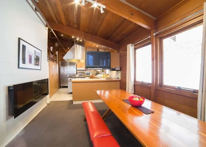 Aneeki Ski Lodge