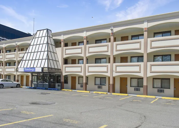 Travelodge By Wyndham Manhasset
