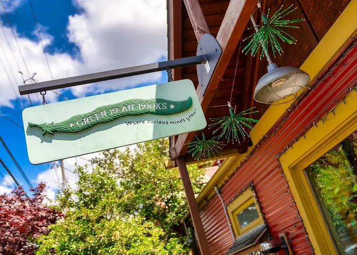Stay Portland - The Tiny Farmhouse On Alberta