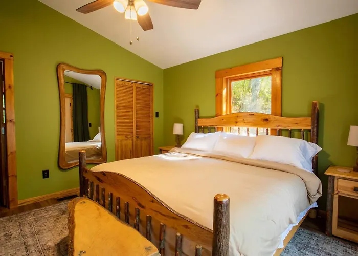 New Hot Tub - Diamond Creek Cabin Sleeps Up To 6