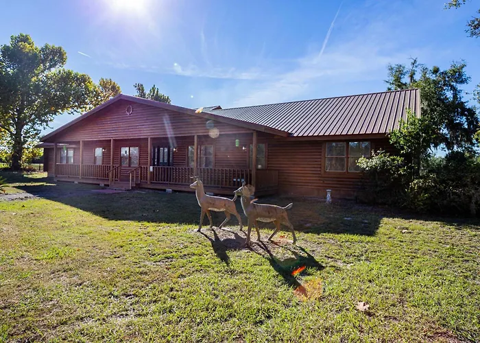 Beautiful Log Home 5Mi From Suwanee Music Park