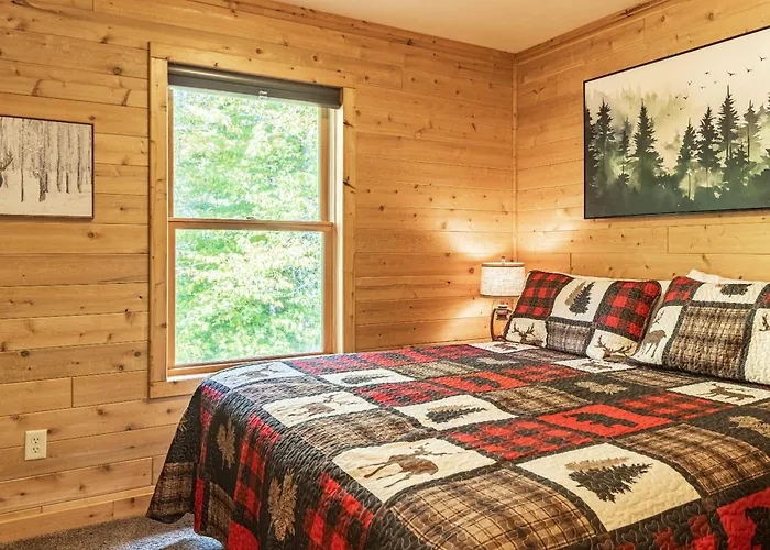 Aurora Basecamp At Pictured Rocks Sleeps 10