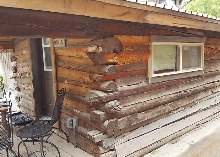 Ouray Riverside Resort - Inn & Cabins
