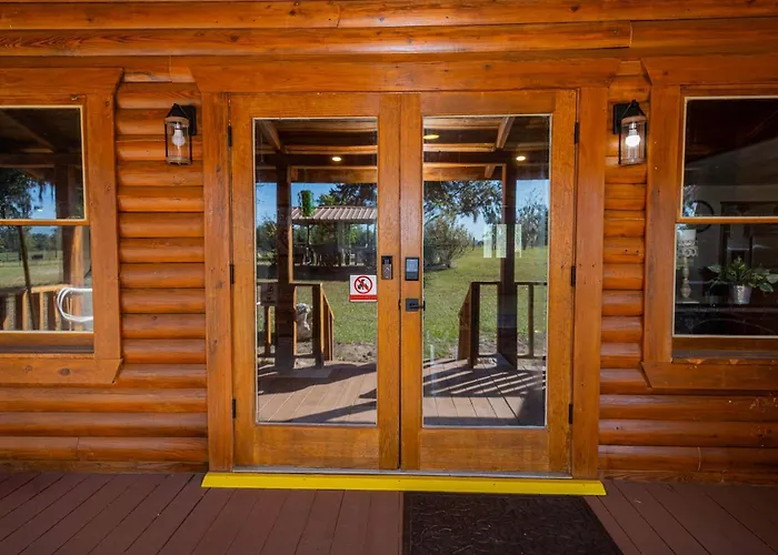 Beautiful Log Home 5Mi From Suwanee Music Park
