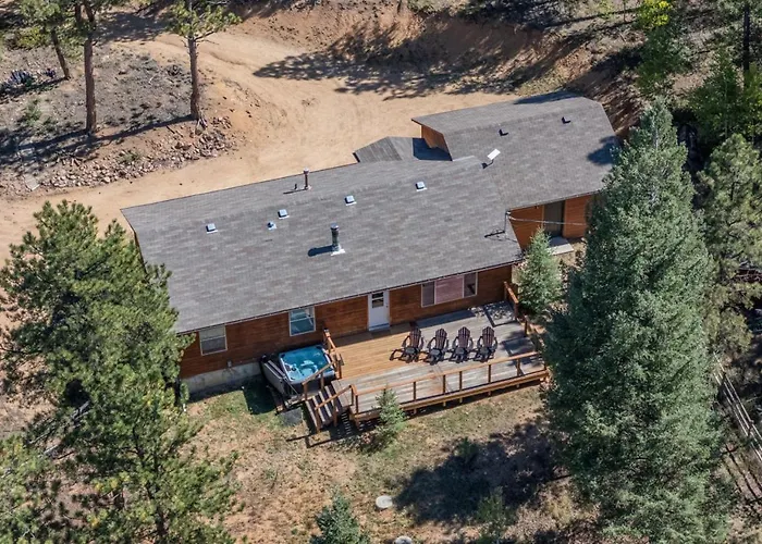 Serene 3Br Cabin By Deer Creek: Hot Tub & Fast Wifi