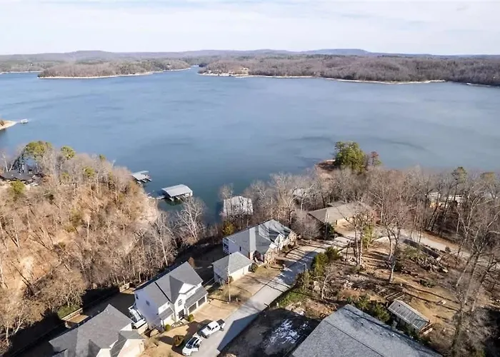 Lakeside Retreat - Large Deck & Game Room With Views
