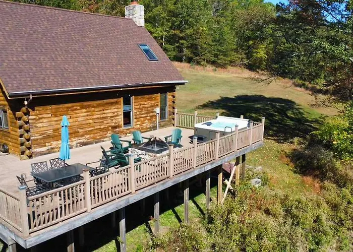 Rustic Ridge Log Cabin: Hot Tub, Games, Views!