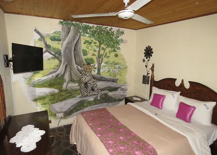 Parrot Lodge