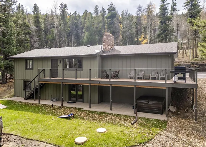 Hot Tub + Game Room: Peaceful Retreat In Evergreen