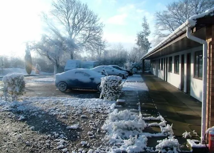 Pinewood Lodge