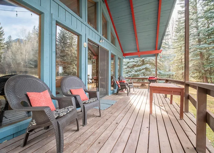 Bear Paw Lodge & Vacation Homes