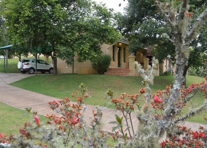 Thaba Tsweni Lodge & Safaris