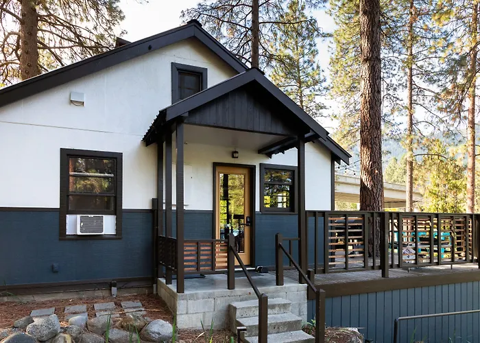 Loge Leavenworth Riverside