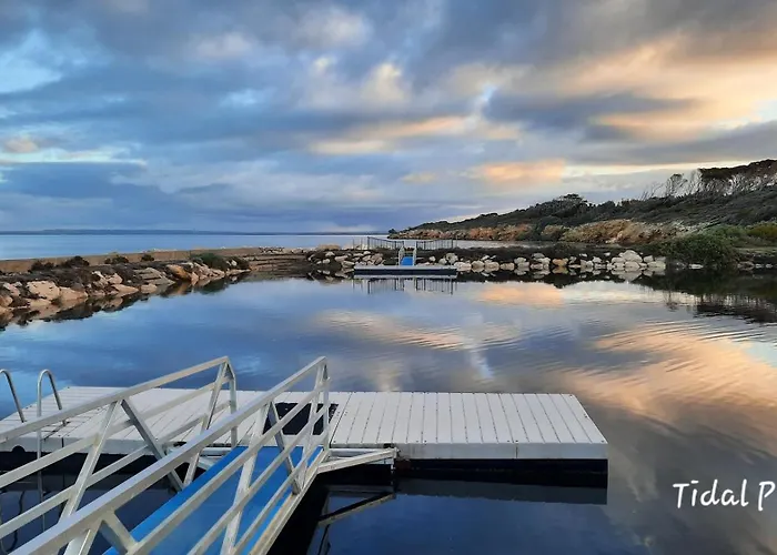 1Min Walk To Town And Beach - Renovated Tidal Pool Retreat - Central Kingscote