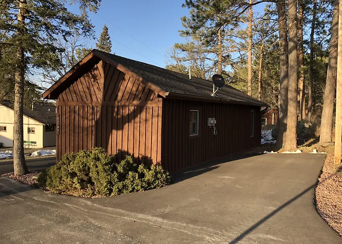 Rockerville Lodge & Cabins