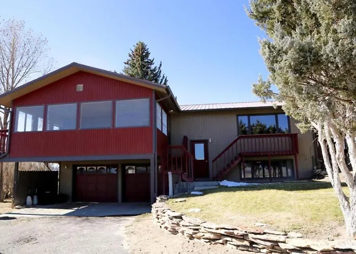 Amazing Retreat Ideal For Families Or Groups In Saratoga, Wyoming