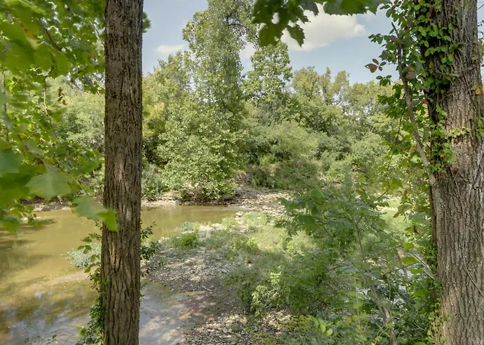 1 Block To Loveland Bike Trail: 'The Frog Man Inn'