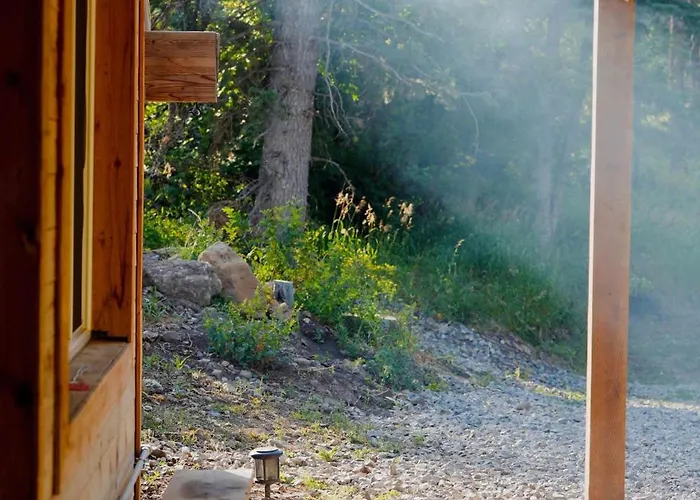 Cozy Nature Retreat Cabin With Fireplace