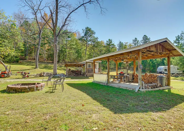 Hunters/Floaters Welcome! Creekside Missouri Cabin