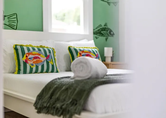 Casa Del Pez - Bold, Bright & Steps To The Sand!