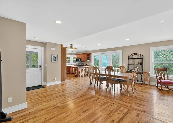 Secluded Woodland Retreat Near Starved Rock Park Home
