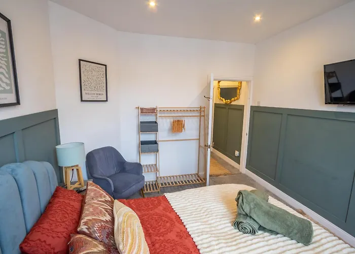 The Narrow House - Victorian With Free Parking, Garden & Walk To Chester Centre