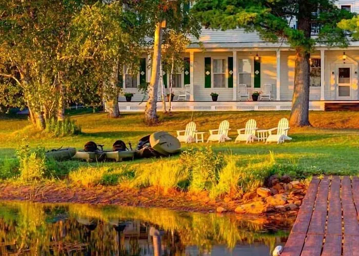 Historic Birch Lodge And Motel