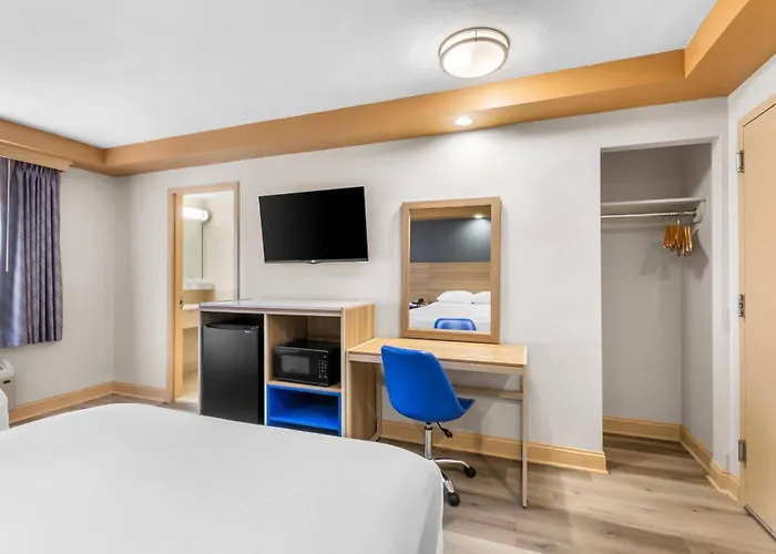 Econo Lodge Woodbridge